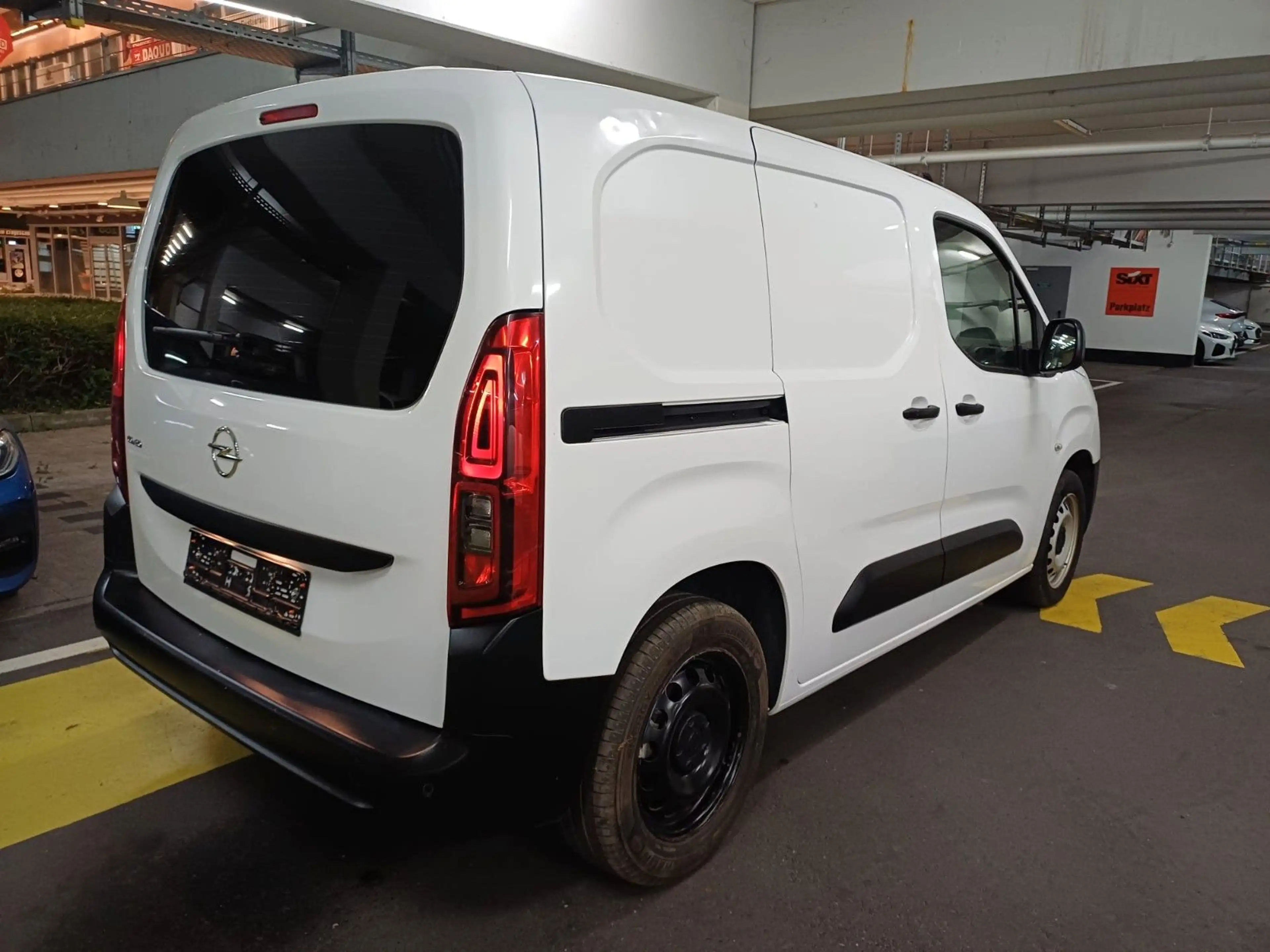 Opel Combo E Cargo Edition — photo 12