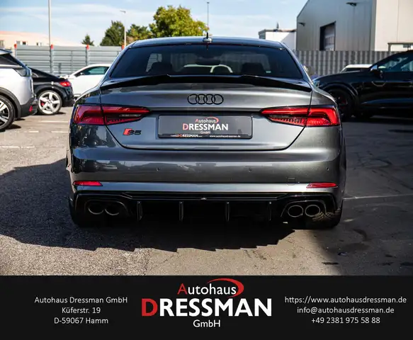 Audi S5 view 5