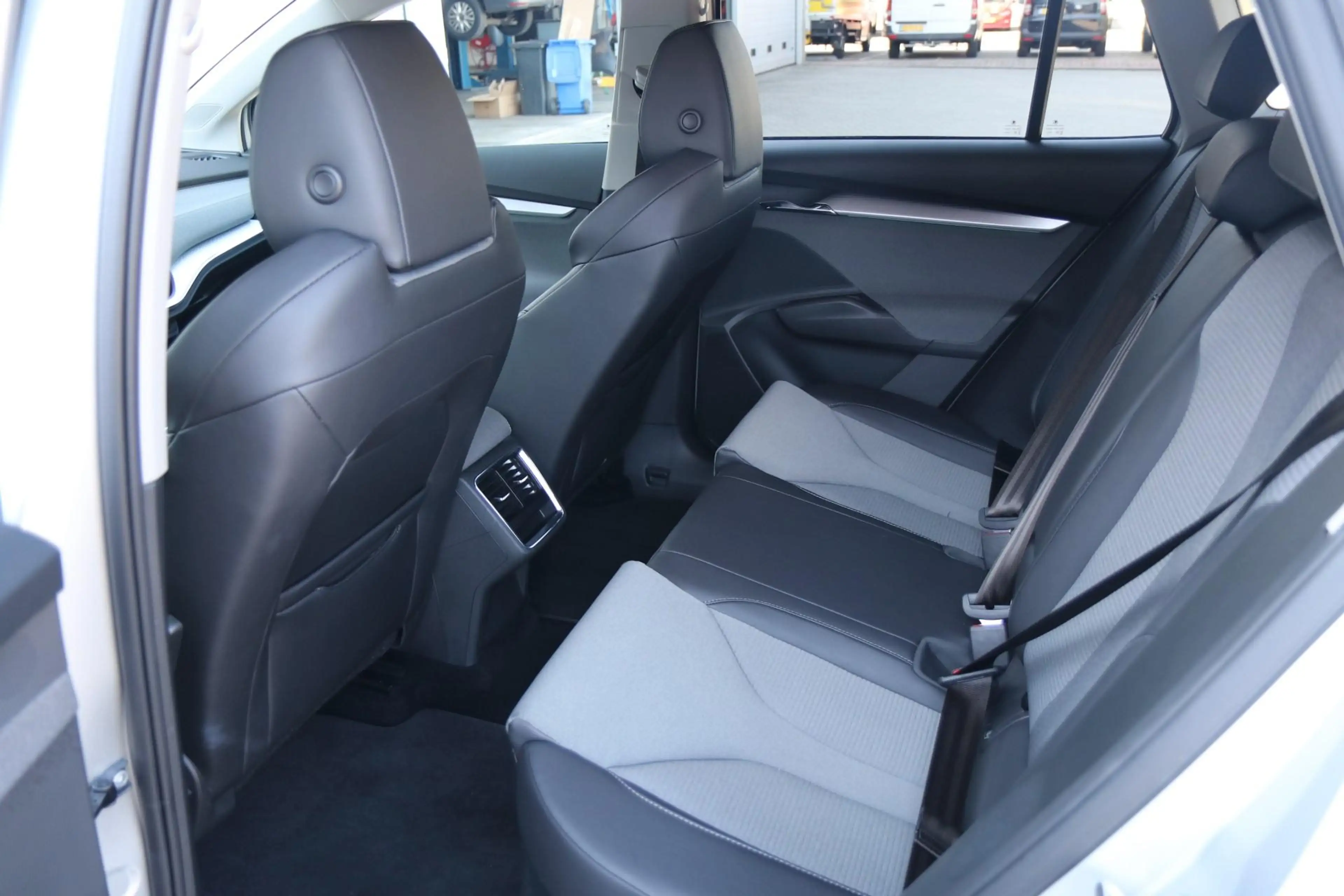 Skoda Enyaq iV 60 180pk |  SoH 94,8% | Navigatie | Smartlink | — photo 6