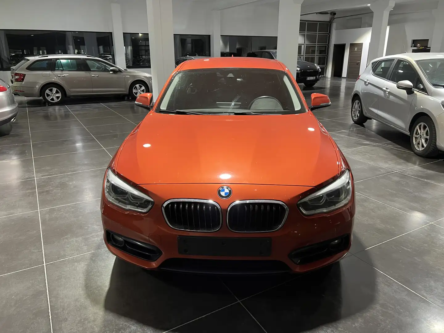 BMW 118 118d Sport Line speciaal kleur leder navi Orange - 2
