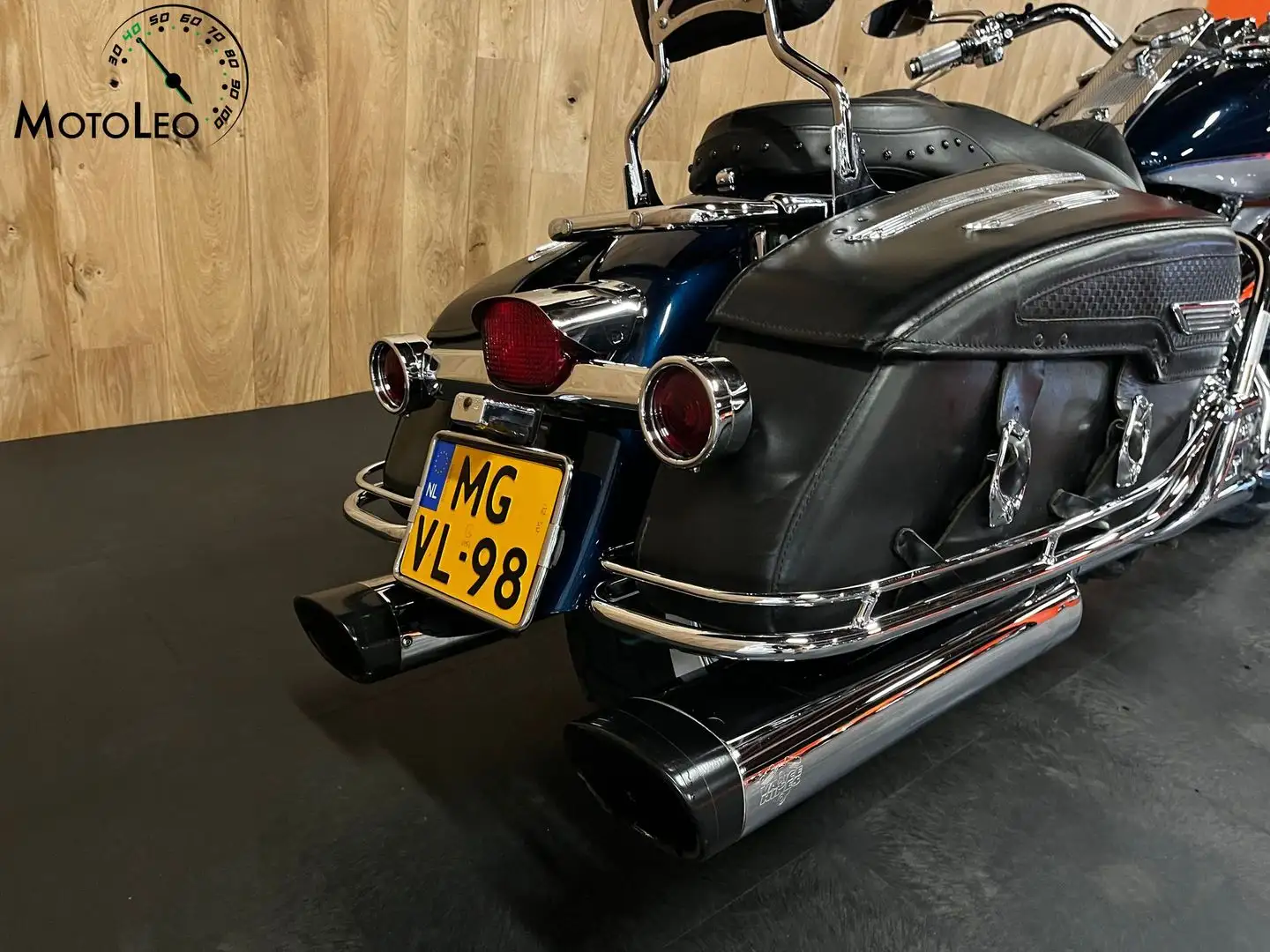 Harley-Davidson Road King CLASSIC FLHRCI Azul - 2