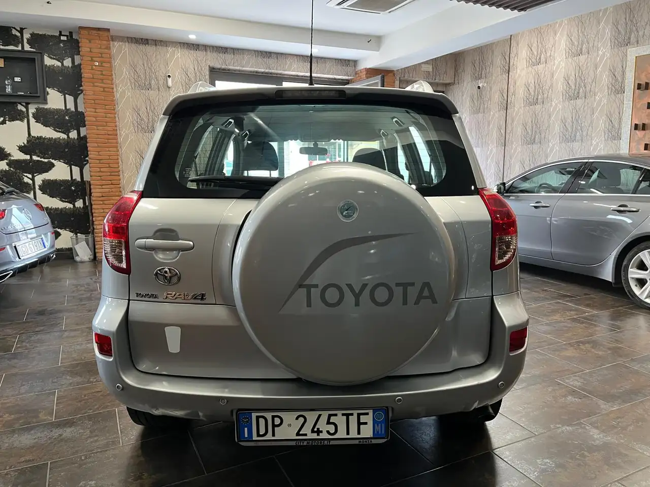 Toyota RAV4 2.2 D-4D Sol 136 ch – 4x4 – Boîte manuelle