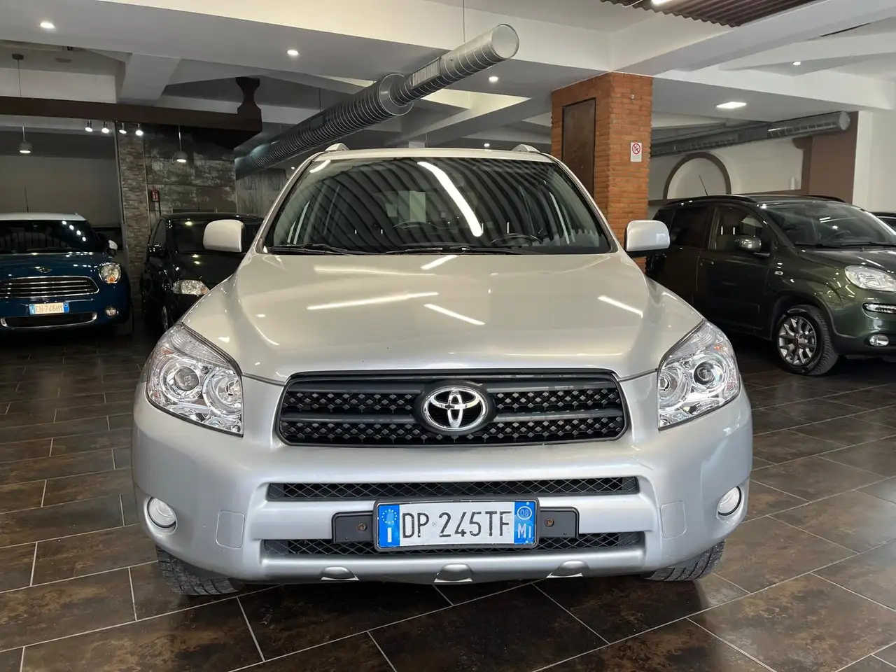 Toyota RAV4 2.2 D-4D Sol 136 ch – 4x4 – Boîte manuelle