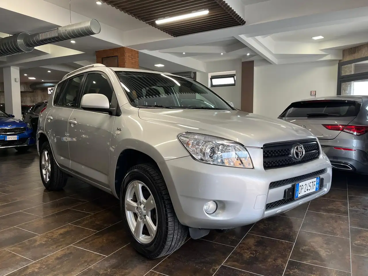 Toyota RAV4 2.2 D-4D Sol 136 ch – 4x4 – Boîte manuelle