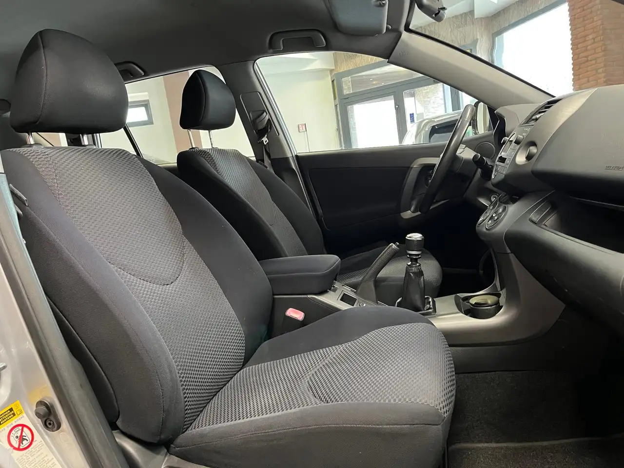 Toyota RAV4 2.2 D-4D Sol 136 ch – 4x4 – Boîte manuelle