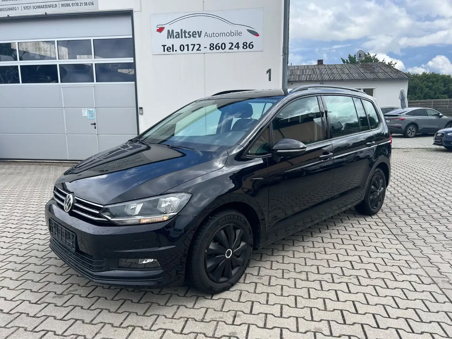 Volkswagen Touran Comfortline ACC Klimaaut SHZ Navi Schwarz - 1