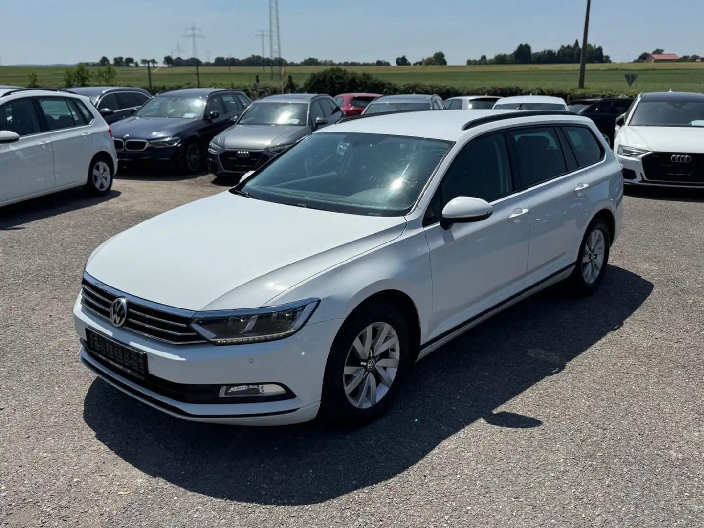 Volkswagen Passat Vari 2.0 TDI DSG Navi AHK LED PDC 2.Hand Weiß - 1
