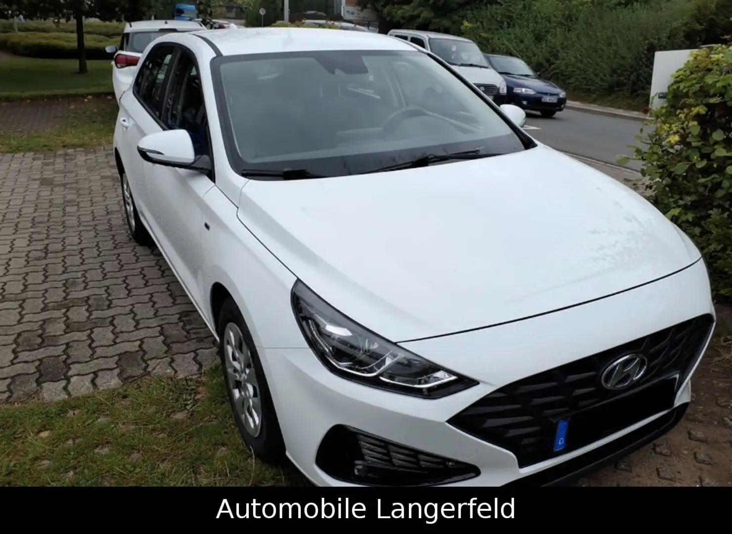 Hyundai i30 Select Mild-Hybrid KAMERA SHZ TEMPOMAT Weiß - 2