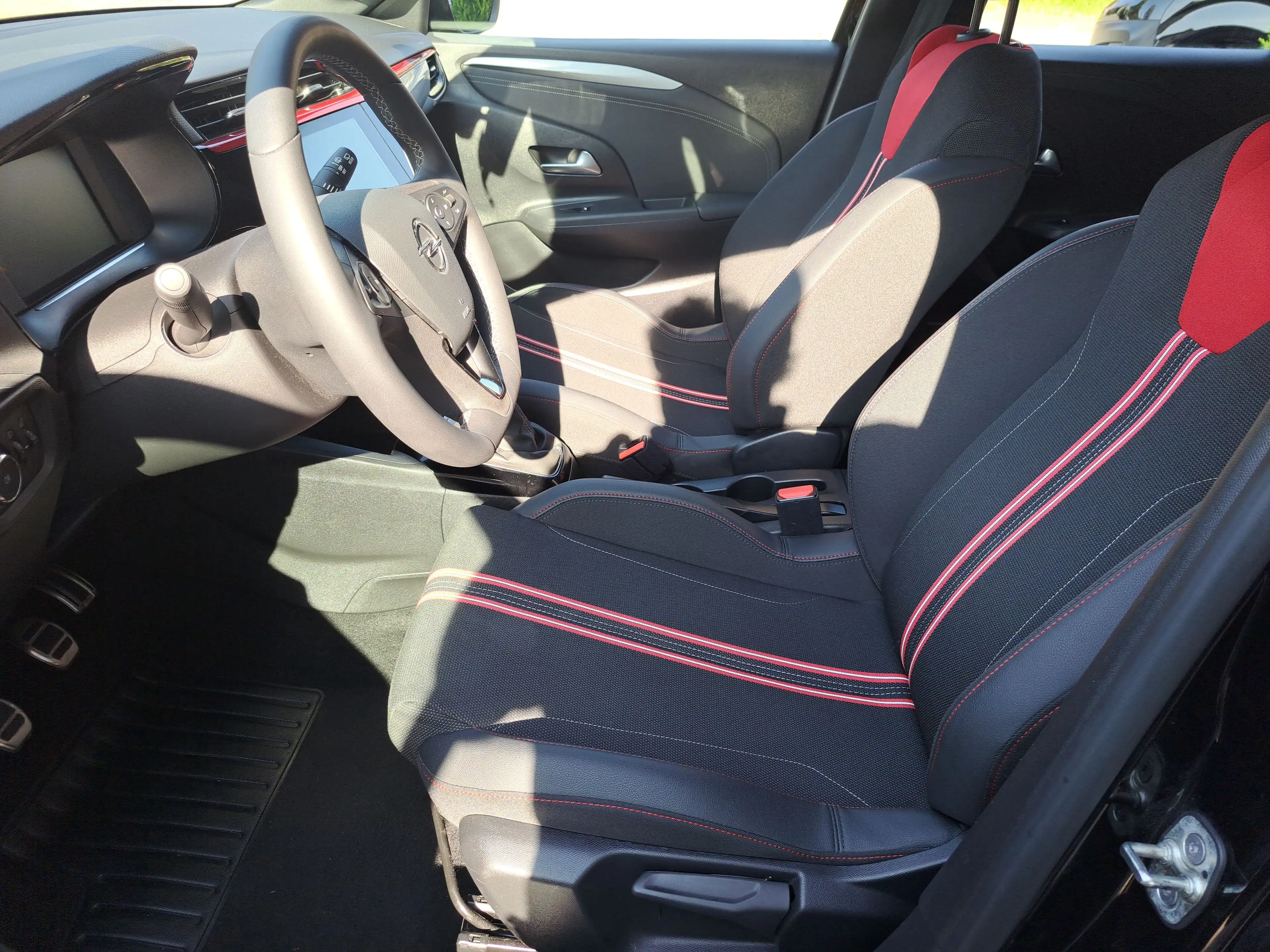 Opel Corsa F 1.2 Turbo GS Line LED Kam. Navi PDC — photo 13