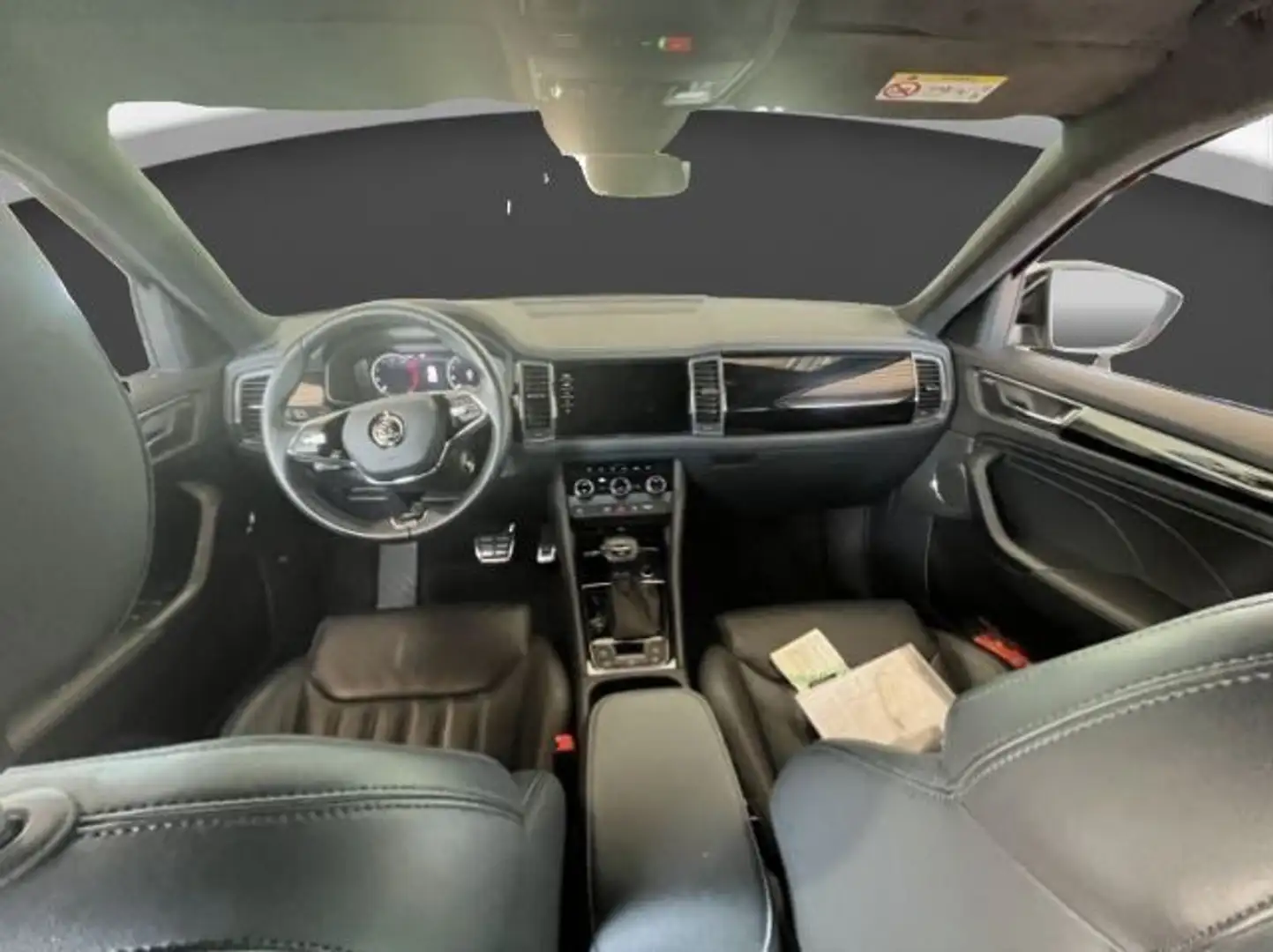 Skoda Kodiaq 2.0 TDI L&K 4x4 AHK Pano DCC Soundsystem Zwart - 2