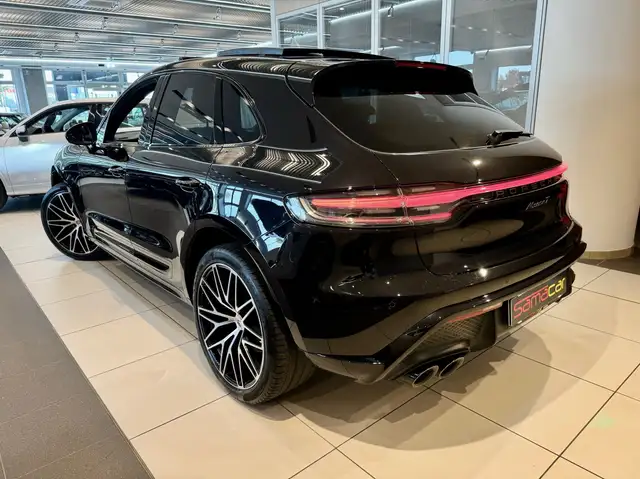 Porsche Macan view 7