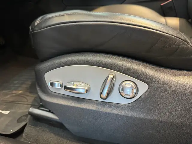 Porsche Macan view 13