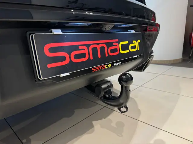 Porsche Macan view 10