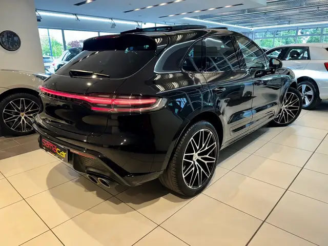 Porsche Macan view 9