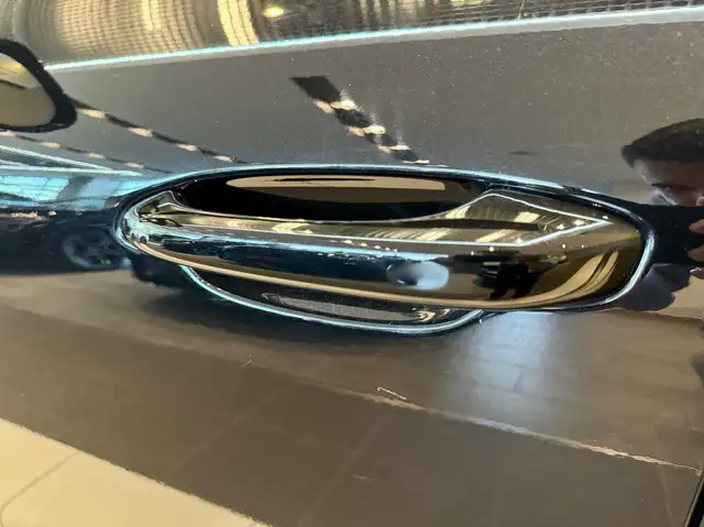 Porsche Macan view 6