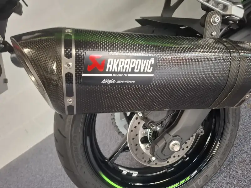 Kawasaki Ninja ZX-4RR - foto 4