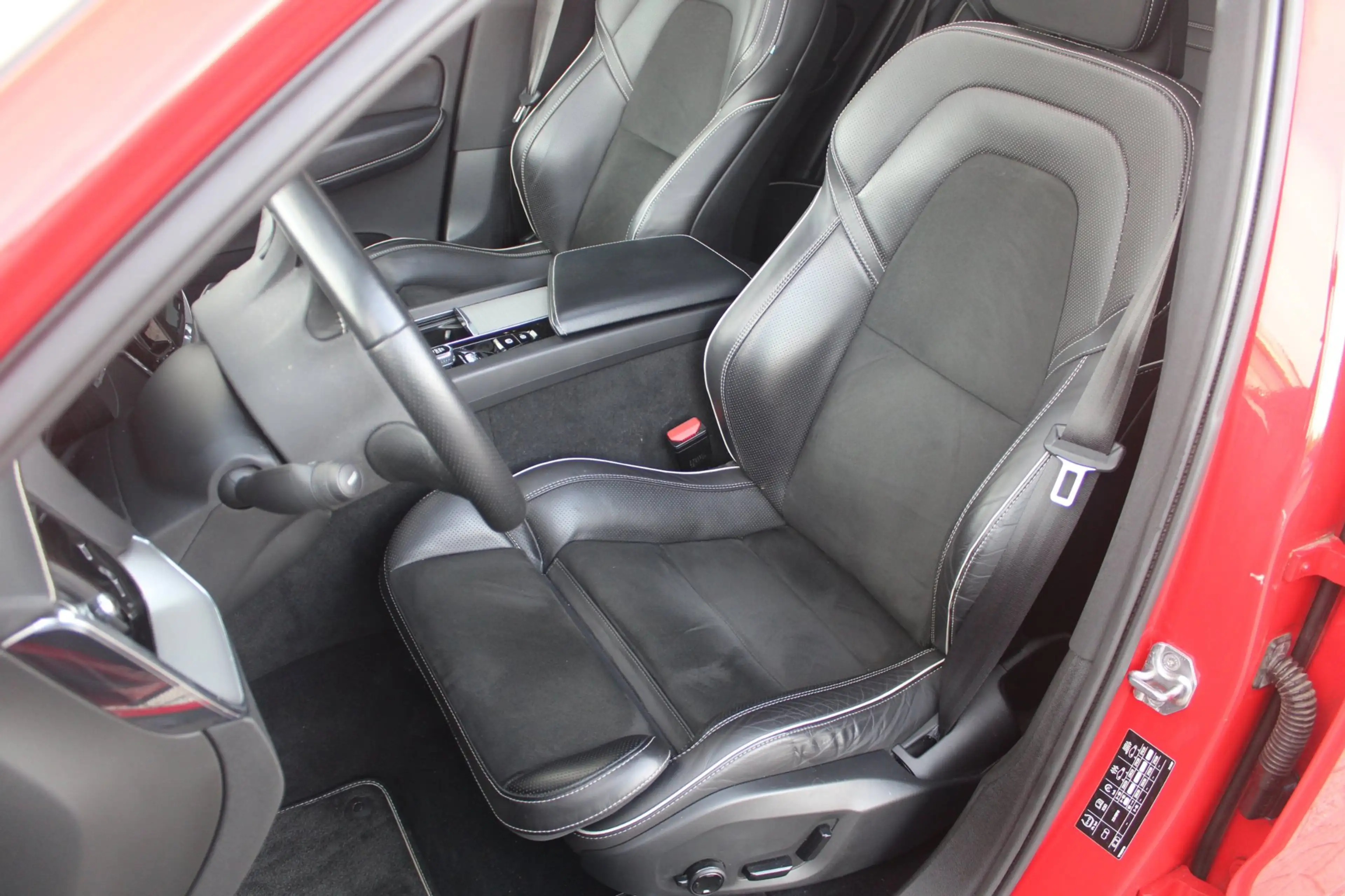 Volvo XC60 2.0 T6 AWD R 310pk | Pano | HK | 360 | ACC | HUD | — photo 3