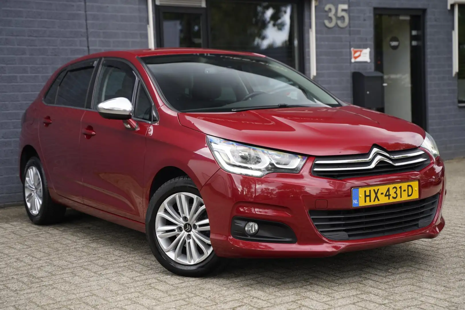 Citroen C4 1.2 PureTech Feel Collection, Automaat, NAP Rot - 2