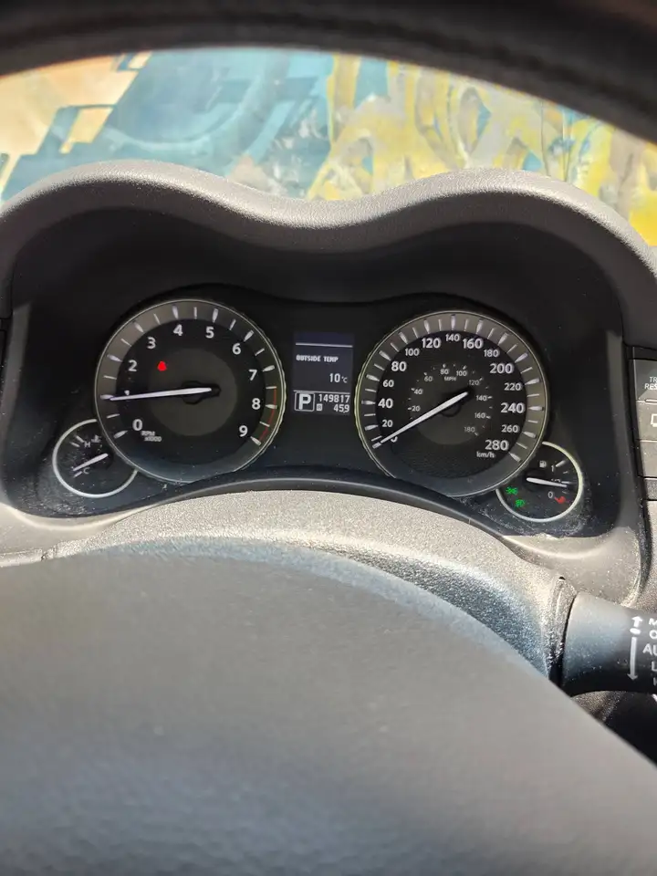 Infiniti M снимка Infiniti M