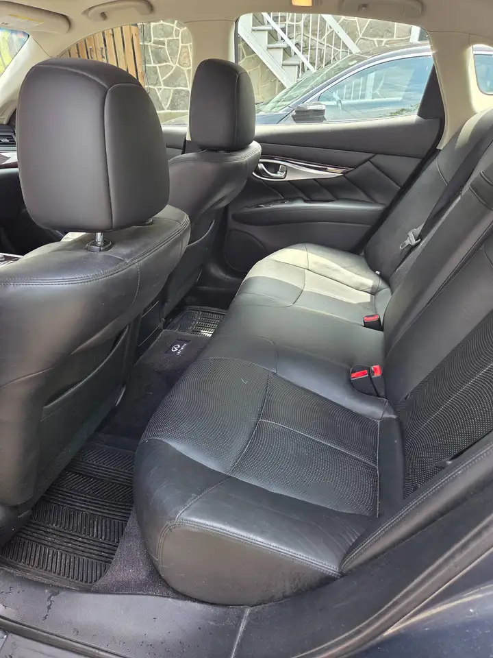 Infiniti M снимка Infiniti M