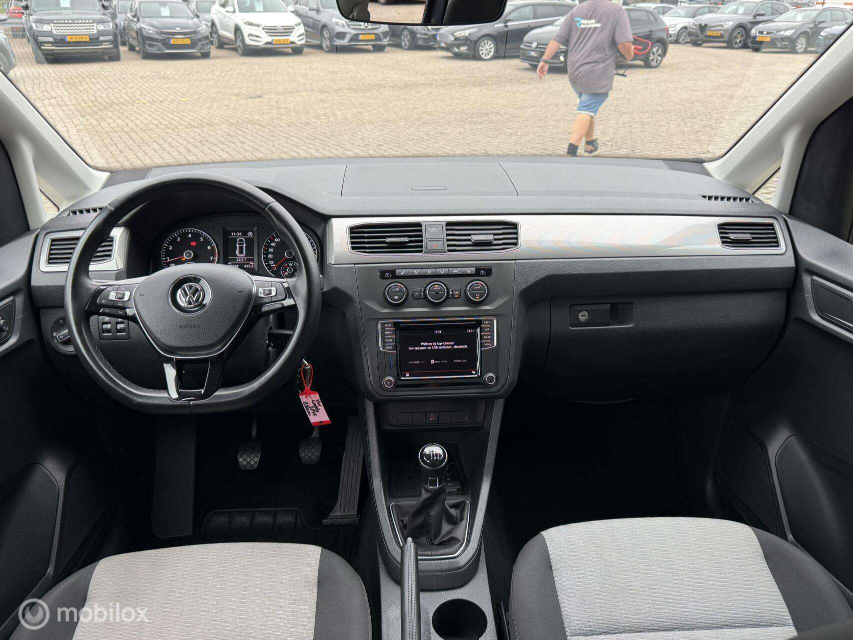 Volkswagen Caddy Combi 2018 photo 2