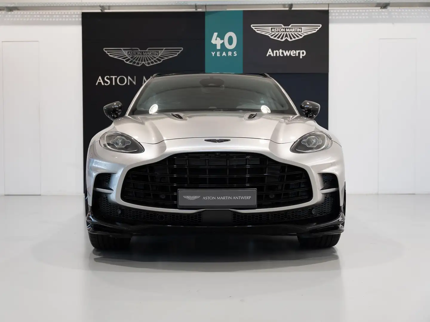 Aston Martin DBX 707- ModelYear25-NewDashboard Argent - 2