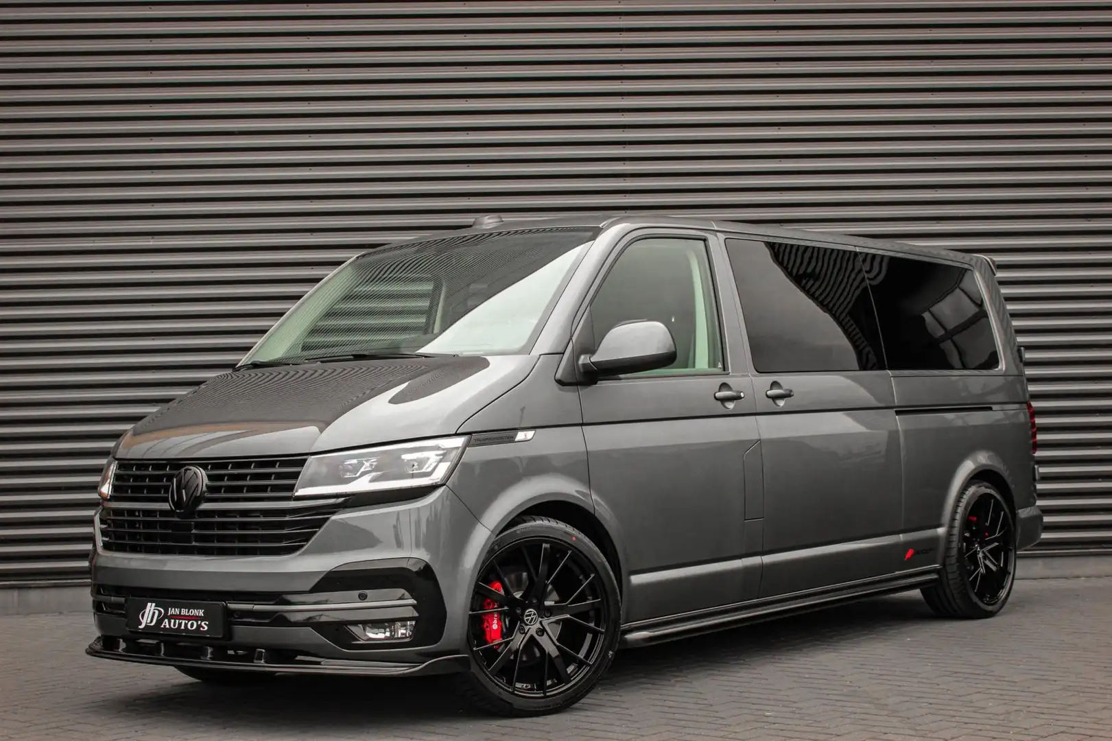 Volkswagen Transporter 2.0 TDI L2H1 BULLI DUBBEL CABINE 150PK DSG 2021 / Grijs - 1