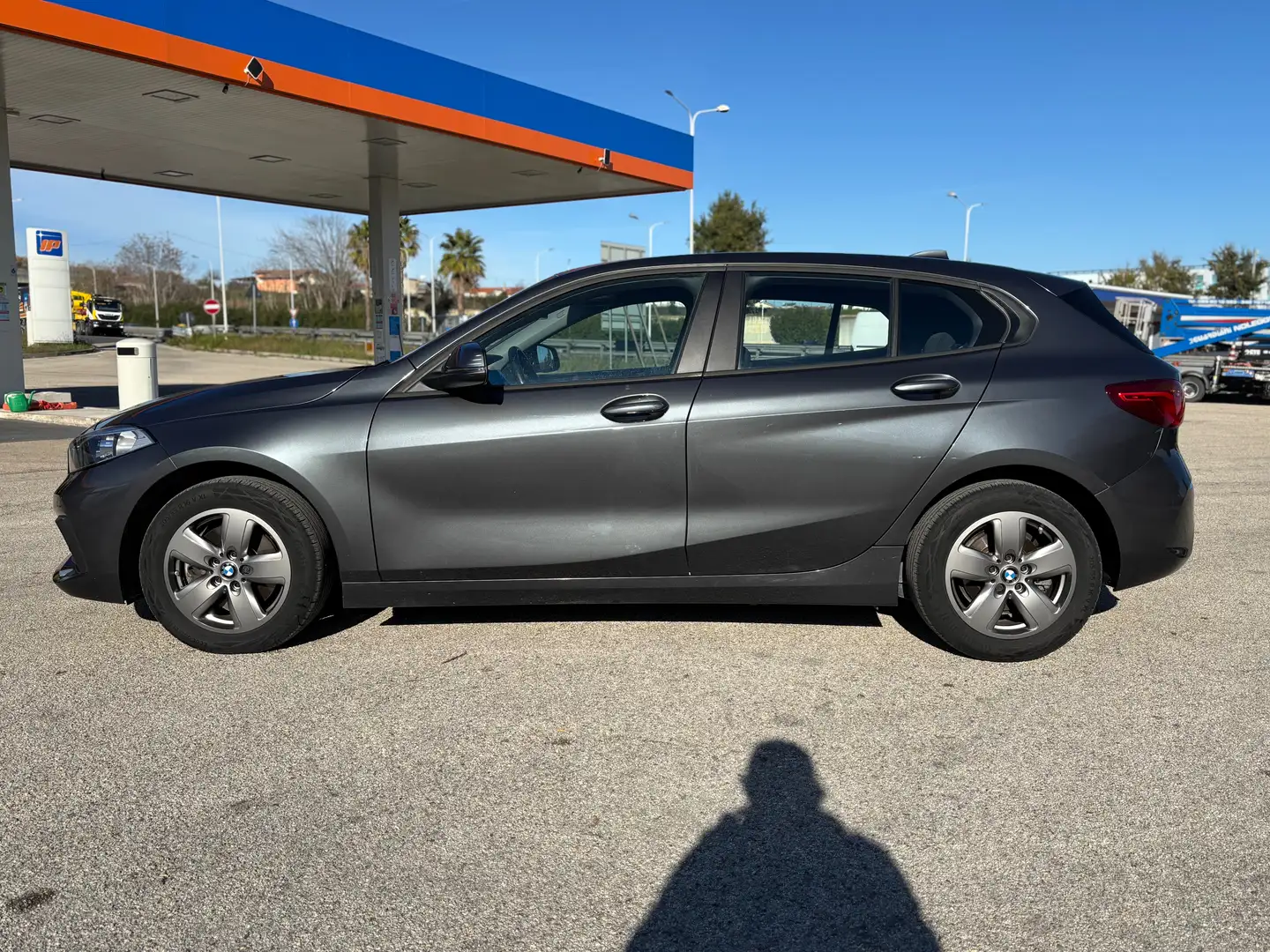 BMW 116 Serie 1 F40 116d Business Advantage auto Gris - 2