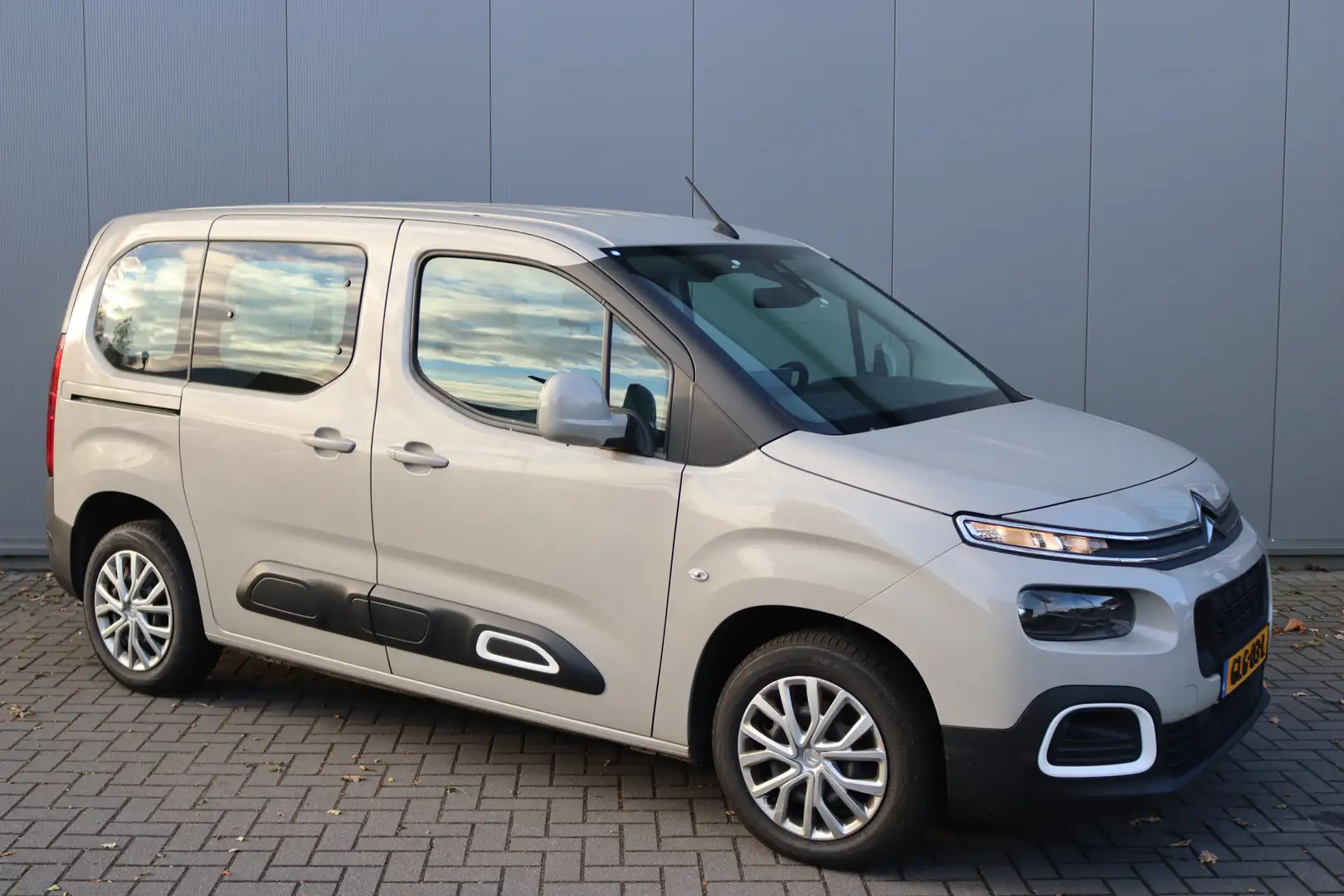 Citroen Berlingo 1.2 PureT. 110PK Feel Cruise-Control/Parkeerhulp/C Grijs - 2