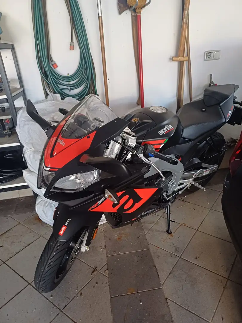 Aprilia RS 125 Schwarz - 1