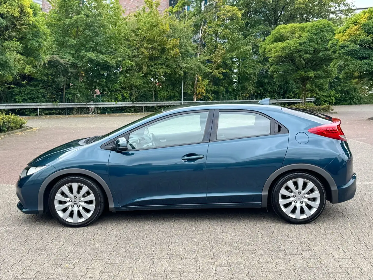 Honda Civic CIVIC LIM. 1.8 i-VTI SPORT *KAMERA*TEMPOMAT*LED Grün - 2