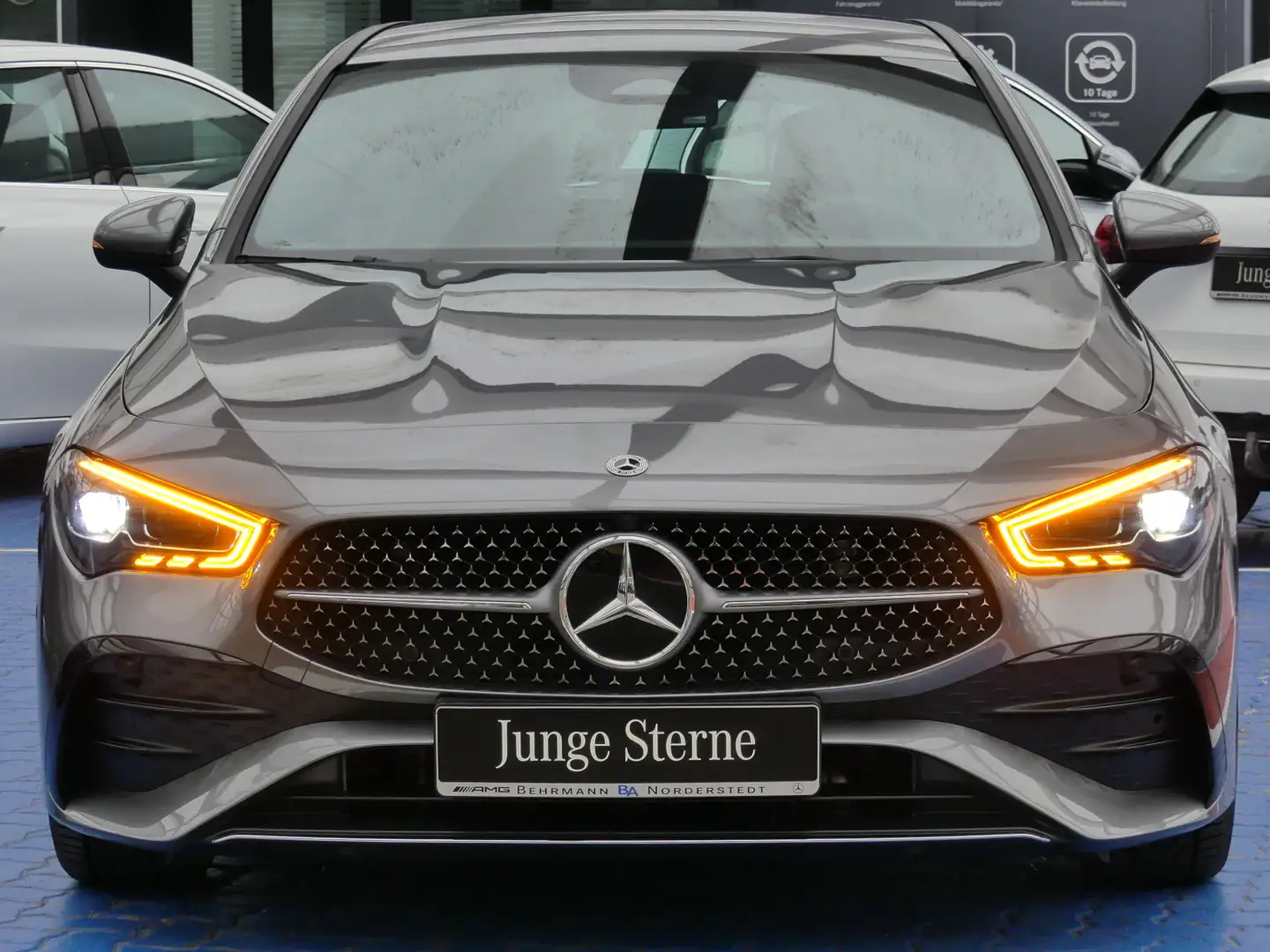 Mercedes-Benz CLA 200 CLA 200 SB AMG +Distronic+AssistPaket+R-Kamera++ Grau - 2