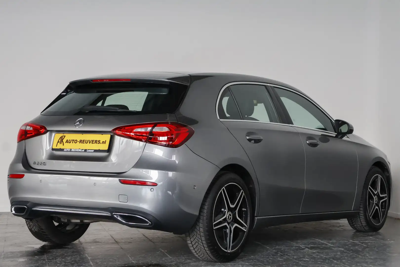 Mercedes-Benz A 220 Advantage / Leder / Navi / CarPlay / Camera / Crui Grijs - 2