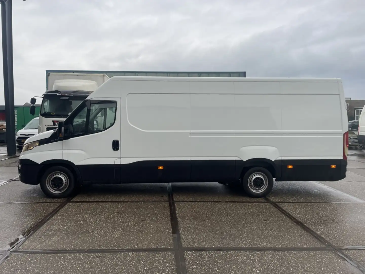 Iveco Daily 35S17V 3.0 L4 H3 170PK!! Wit - 2