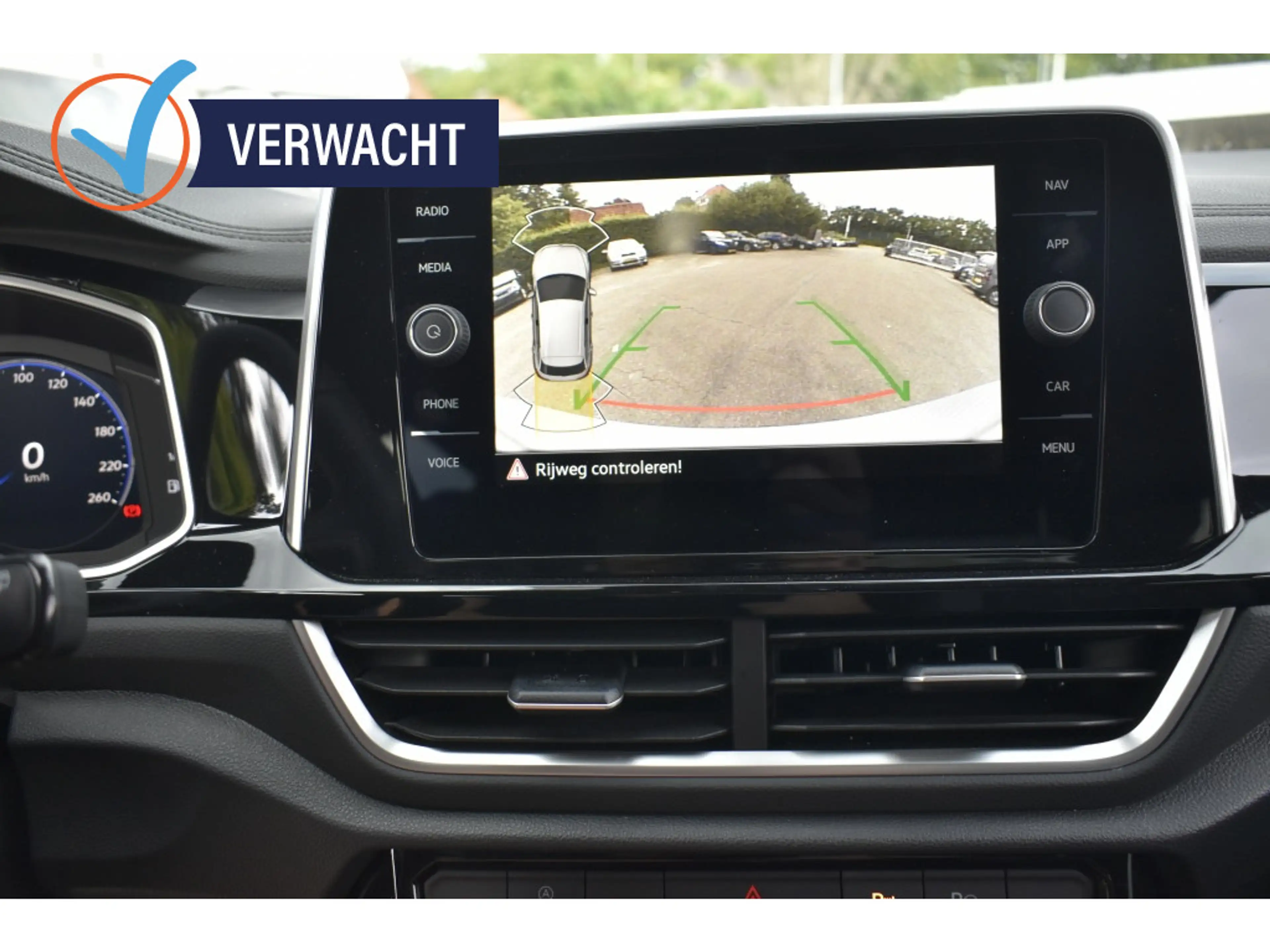 Volkswagen T-Roc R-Line camera/clima/el a klep/stoelverw — photo 36