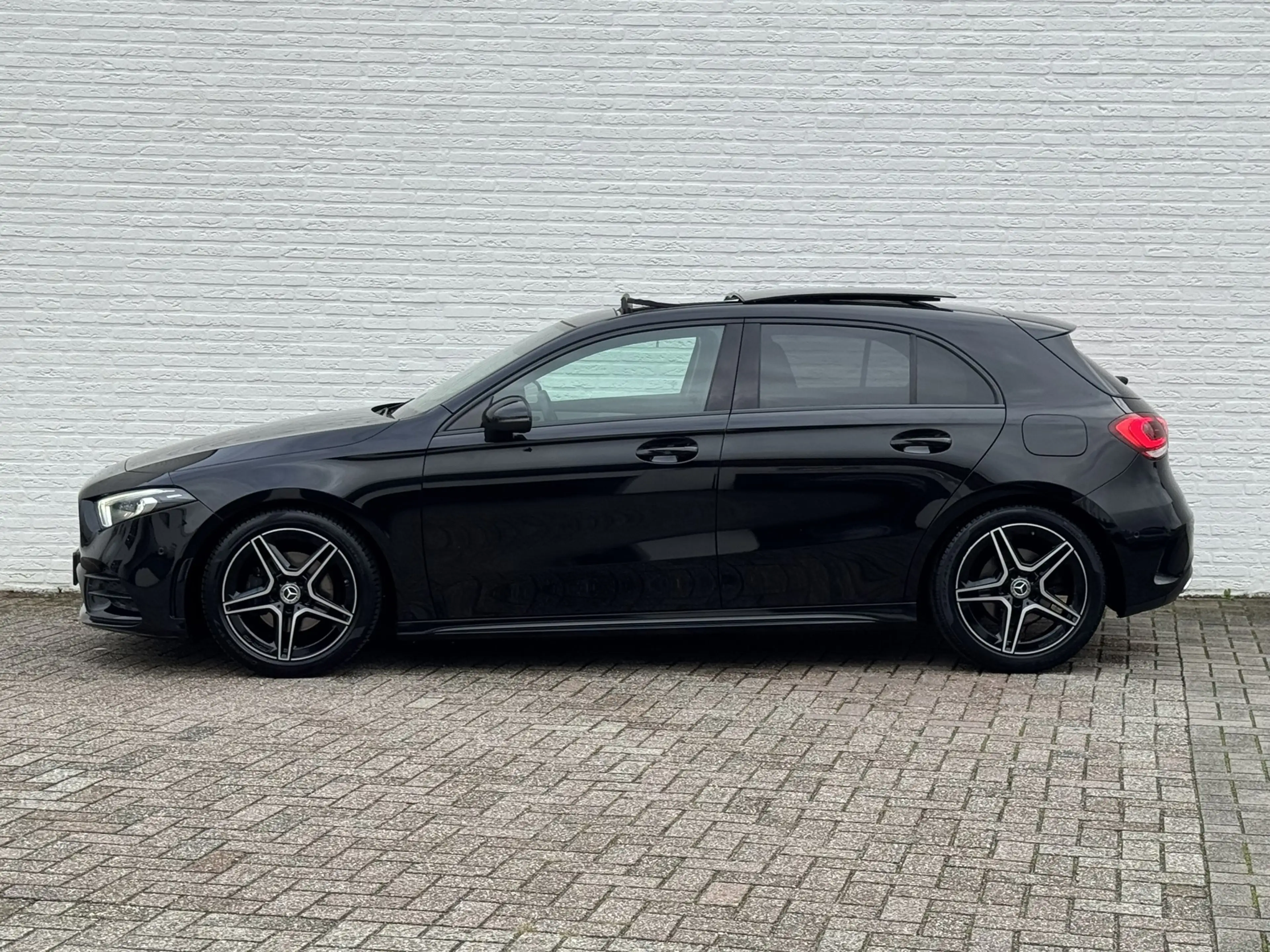 Mercedes-Benz A 200 Business Solution AMG Line Pano Cilma Navi Carplay — photo 14