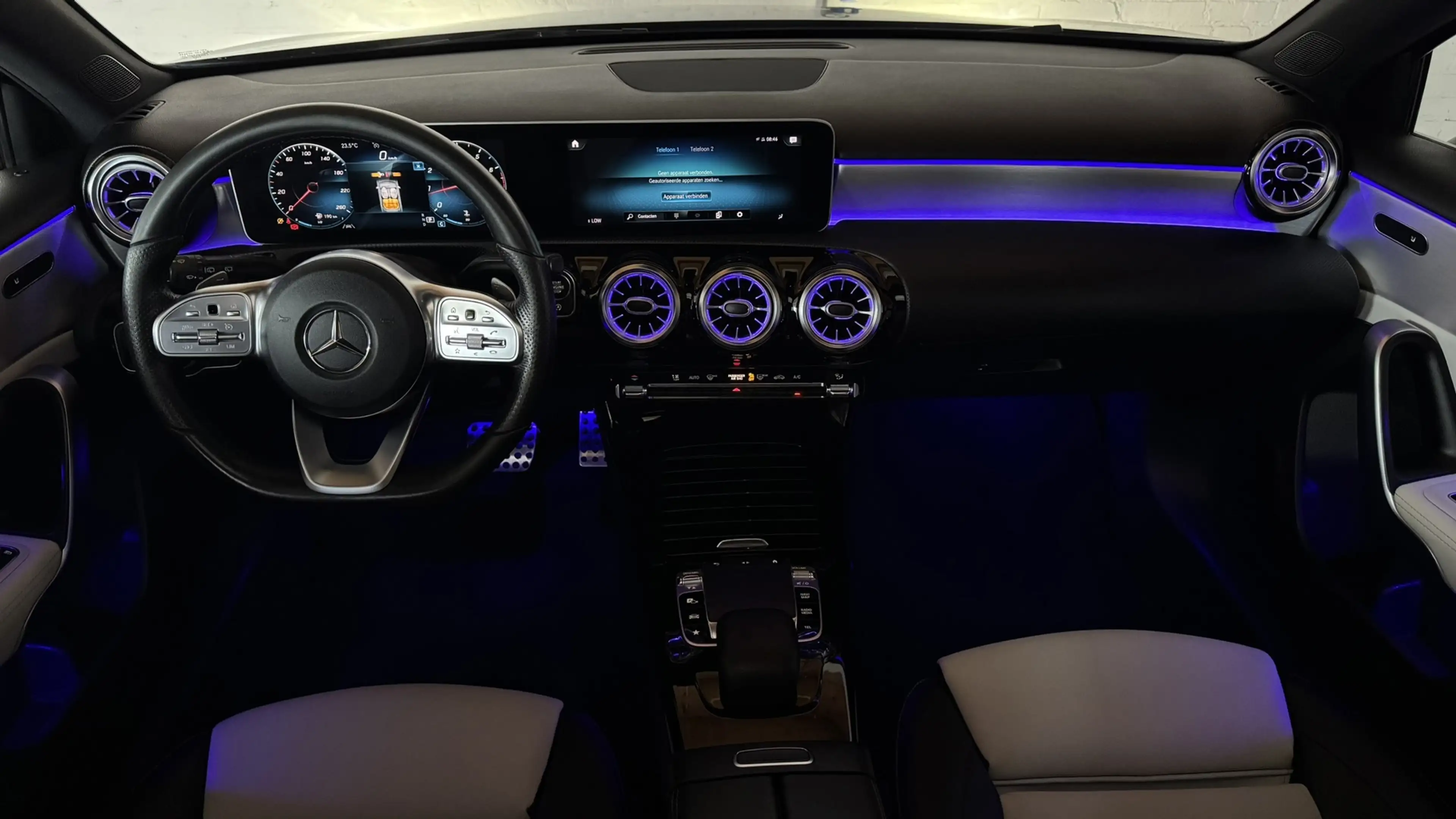 Mercedes-Benz A 200 Business Solution AMG Line Pano Cilma Navi Carplay — photo 9