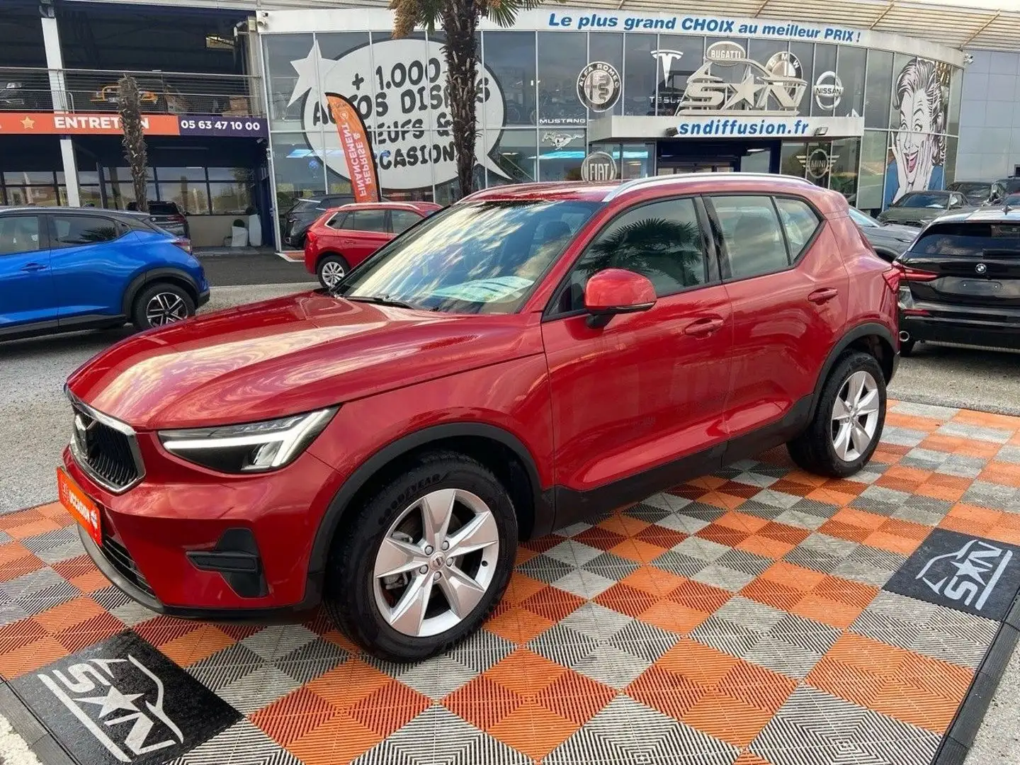 Volvo XC40 2.0 MHEV 163 BVA CORE Caméra JA 18\u0026amp;quot; Hayon Rouge - 1