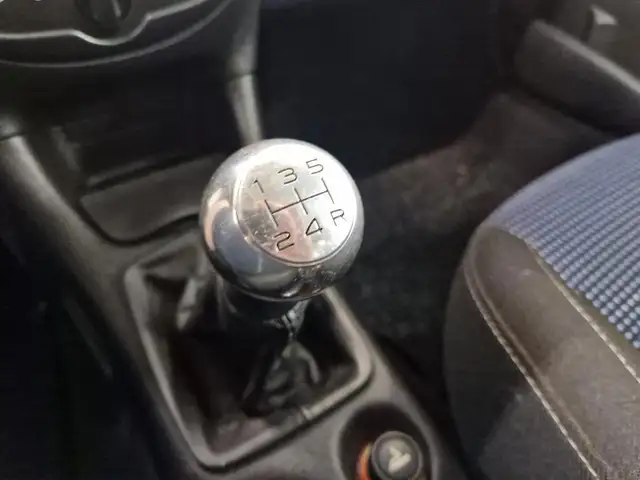 Peugeot 206 view 18