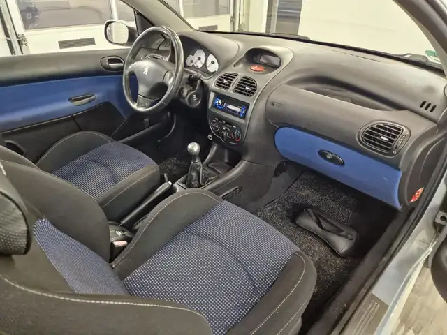 Peugeot 206 CC view 6