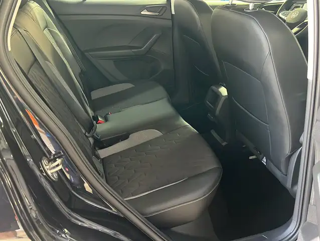 Volkswagen T-Cross view 13