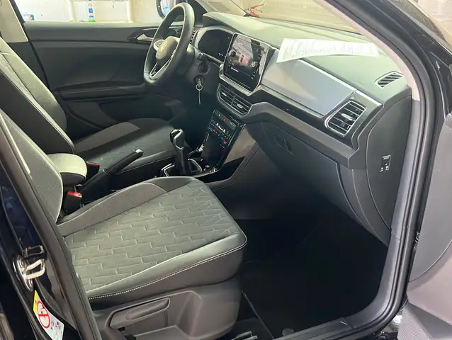 Volkswagen T-Cross view 14