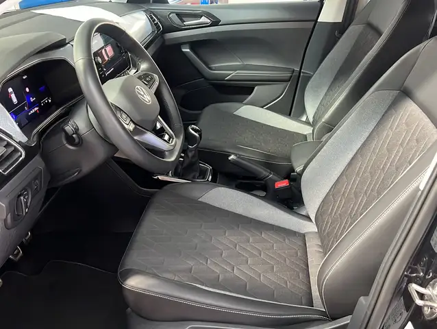 Volkswagen T-Cross view 10
