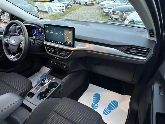 Ford Focus view 10