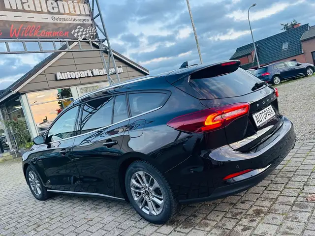 Ford Focus view 5