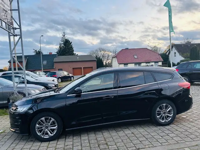 Ford Focus view 4