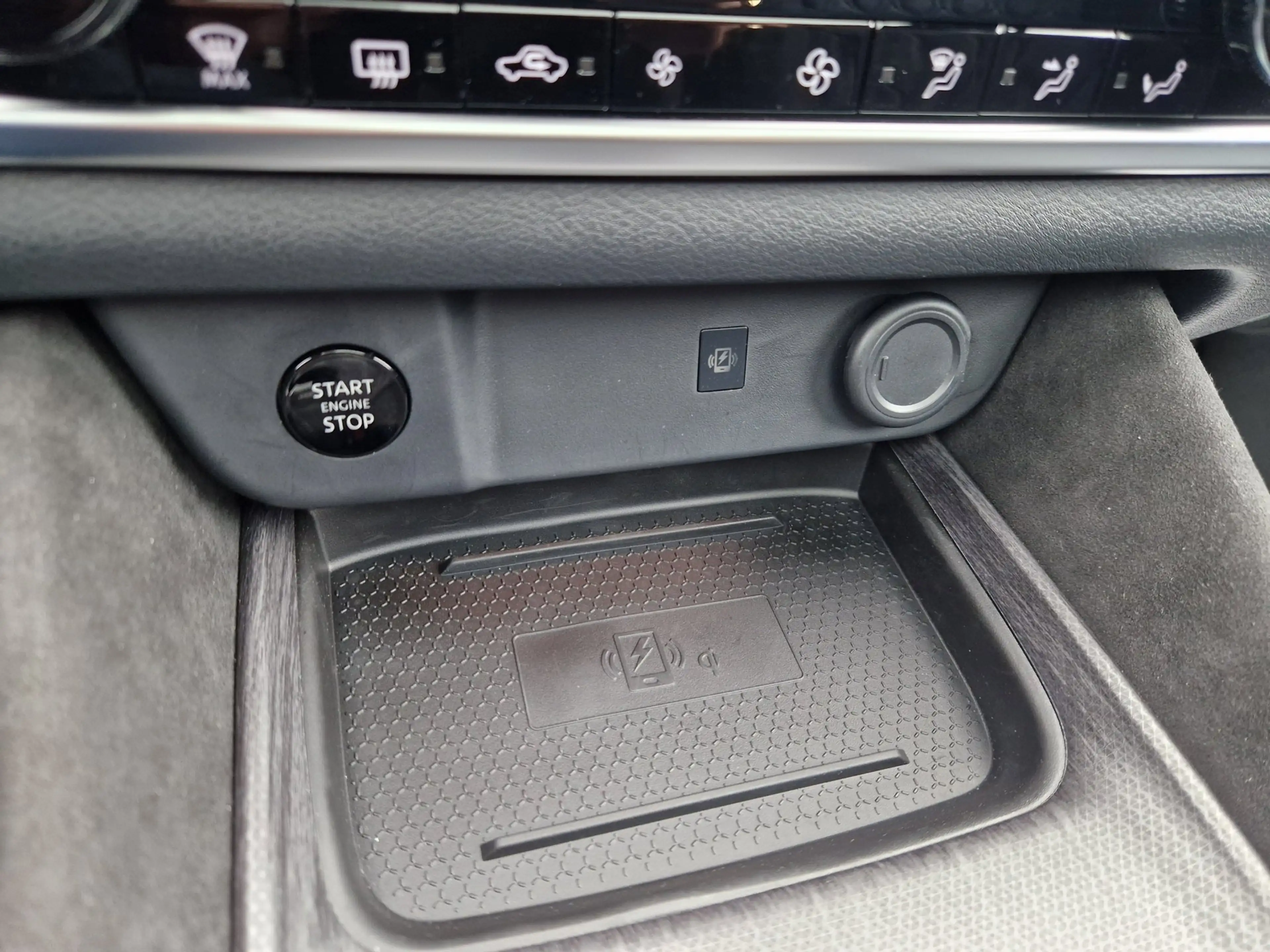 Nissan Qashqai 1.3 MHEV Xtronic Tekna Plus — photo 26