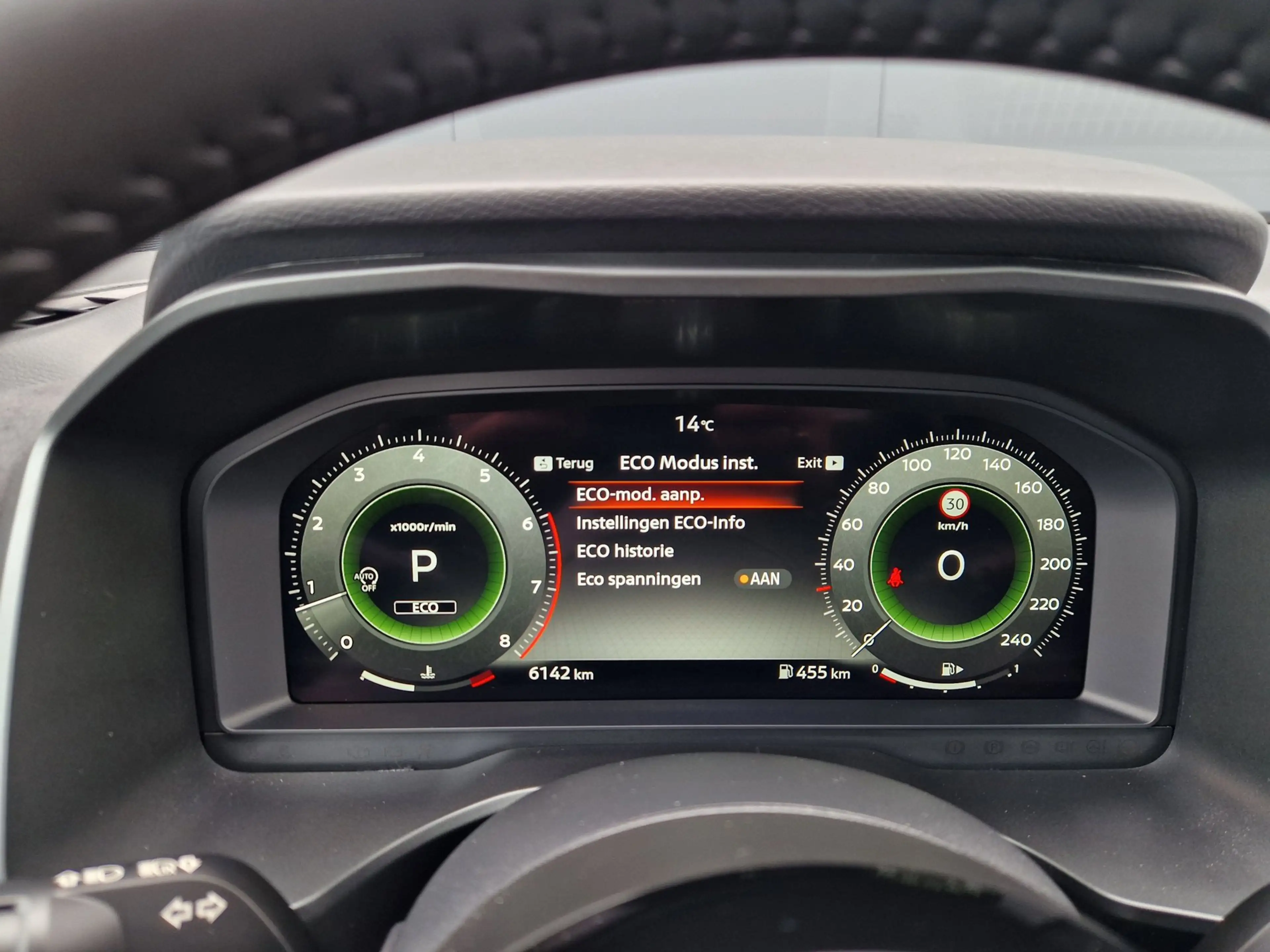 Nissan Qashqai 1.3 MHEV Xtronic Tekna Plus — photo 35