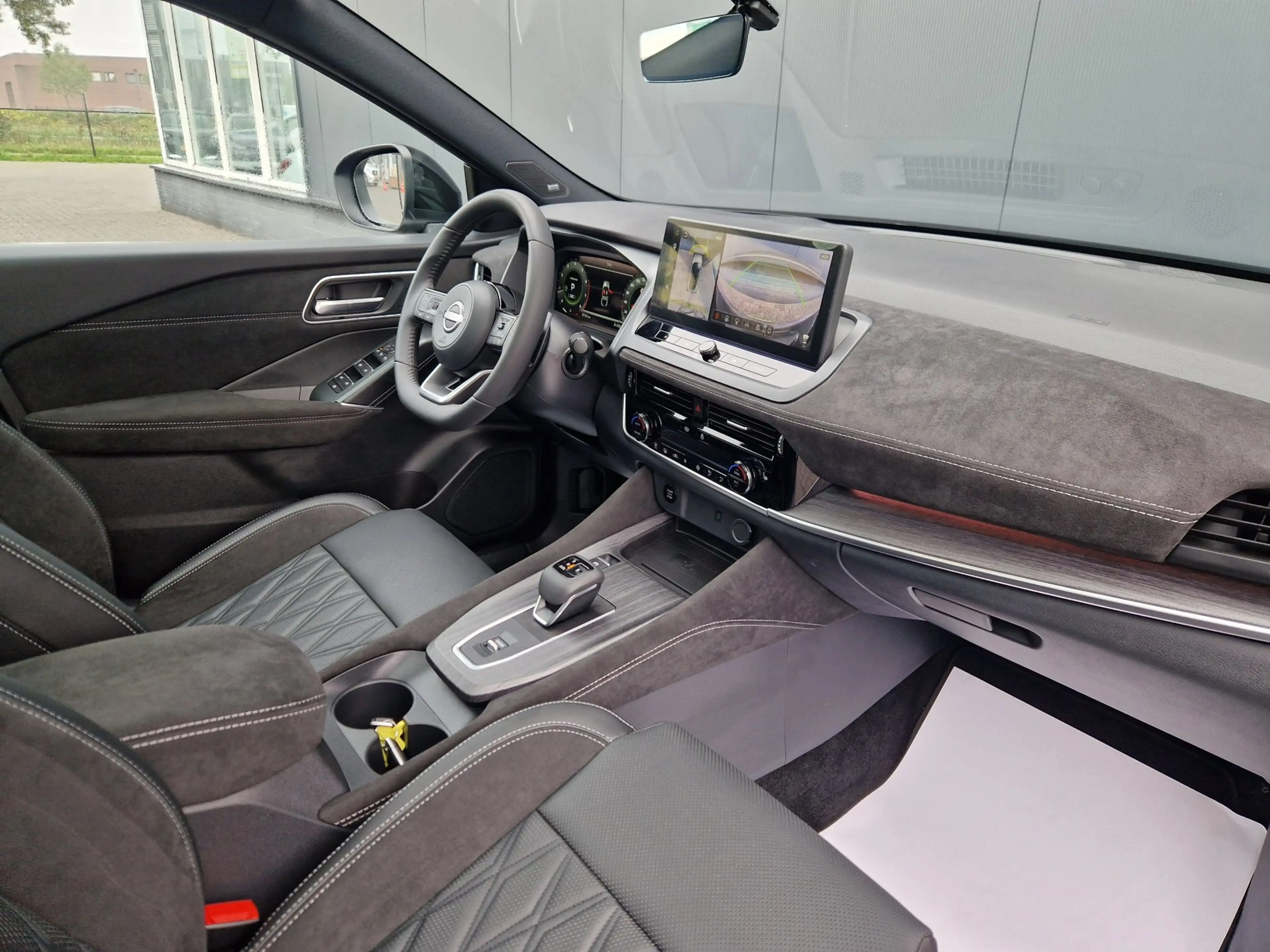 Nissan Qashqai 1.3 MHEV Xtronic Tekna Plus — photo 13
