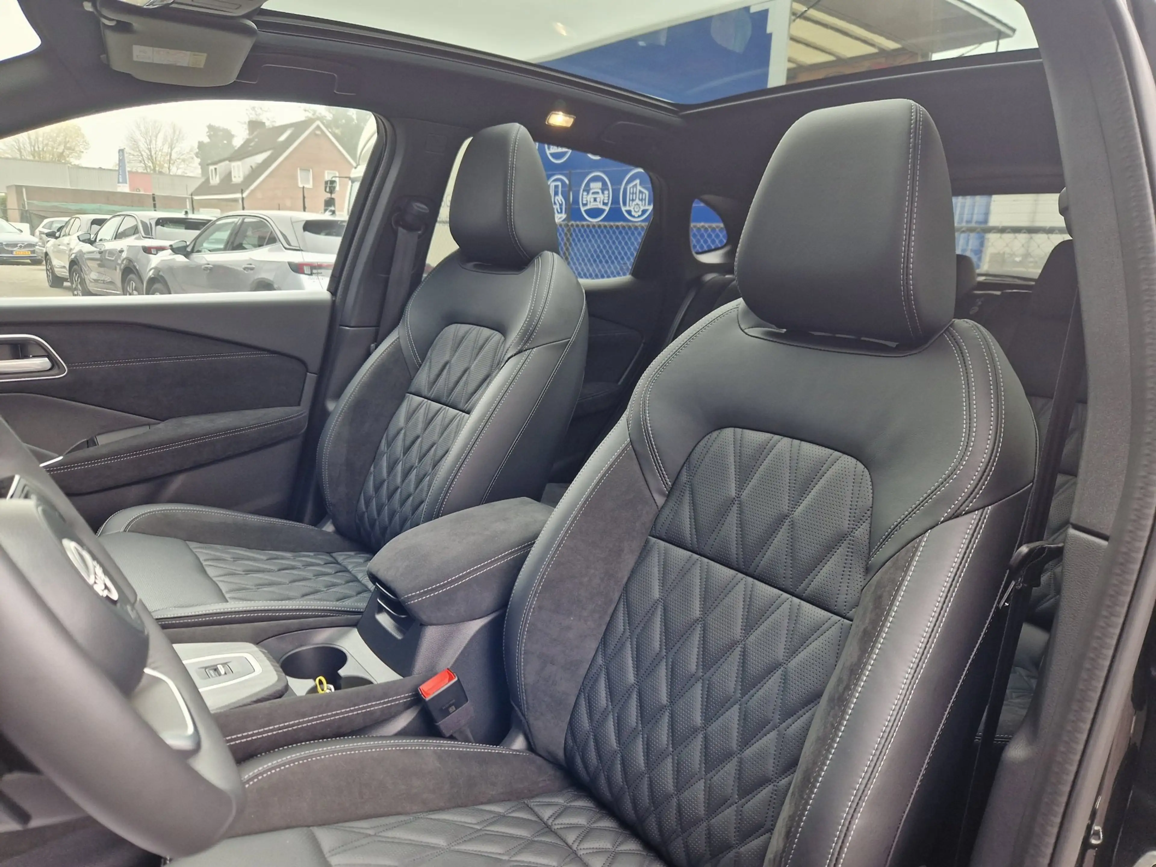 Nissan Qashqai 1.3 MHEV Xtronic Tekna Plus — photo 9